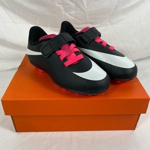 NEW JR NIKE Youth Girls Soccer Cleats Size 10c